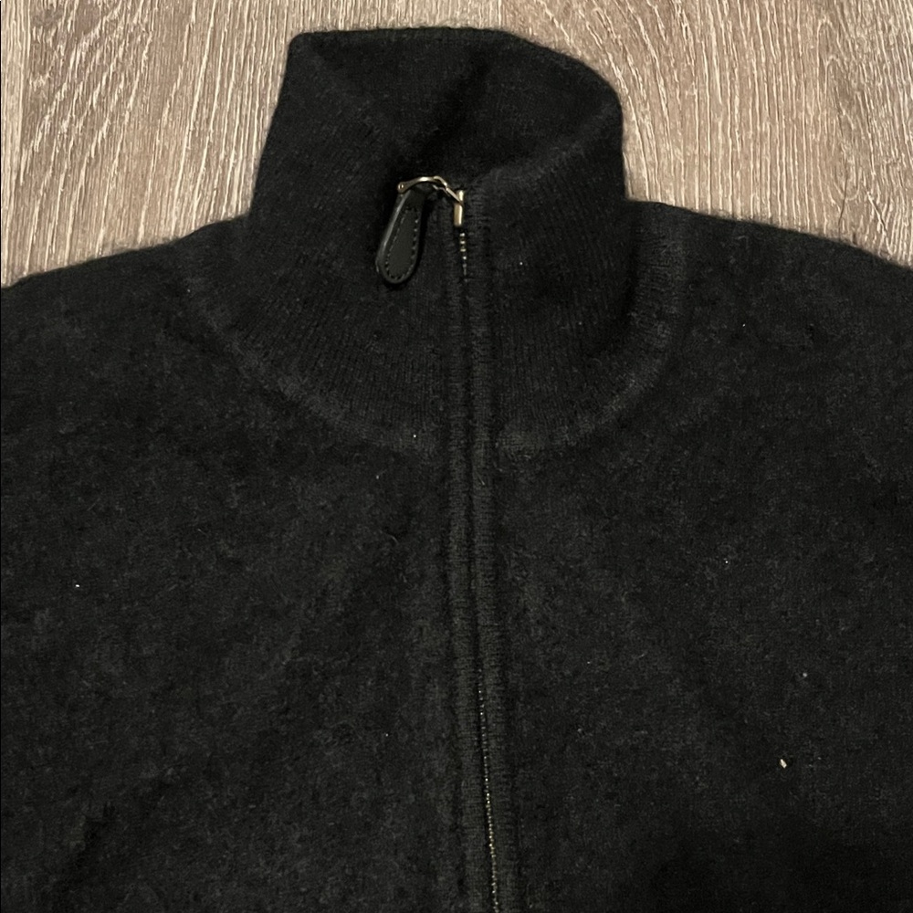 Men's Elegant Black Zip-Up Sweater - Picture 5 of 7